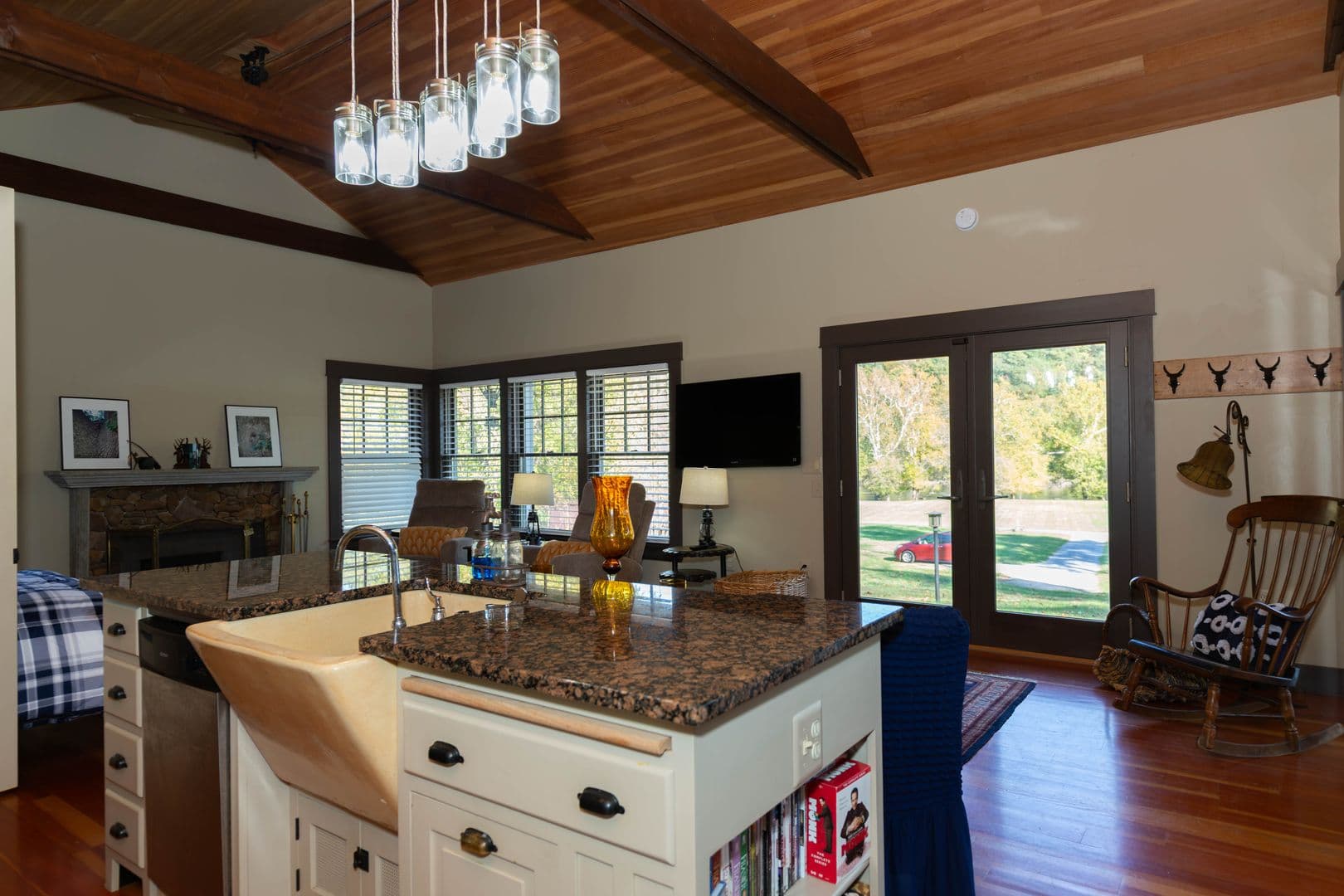 Charles Town House: 1312 John Rissler Rd.