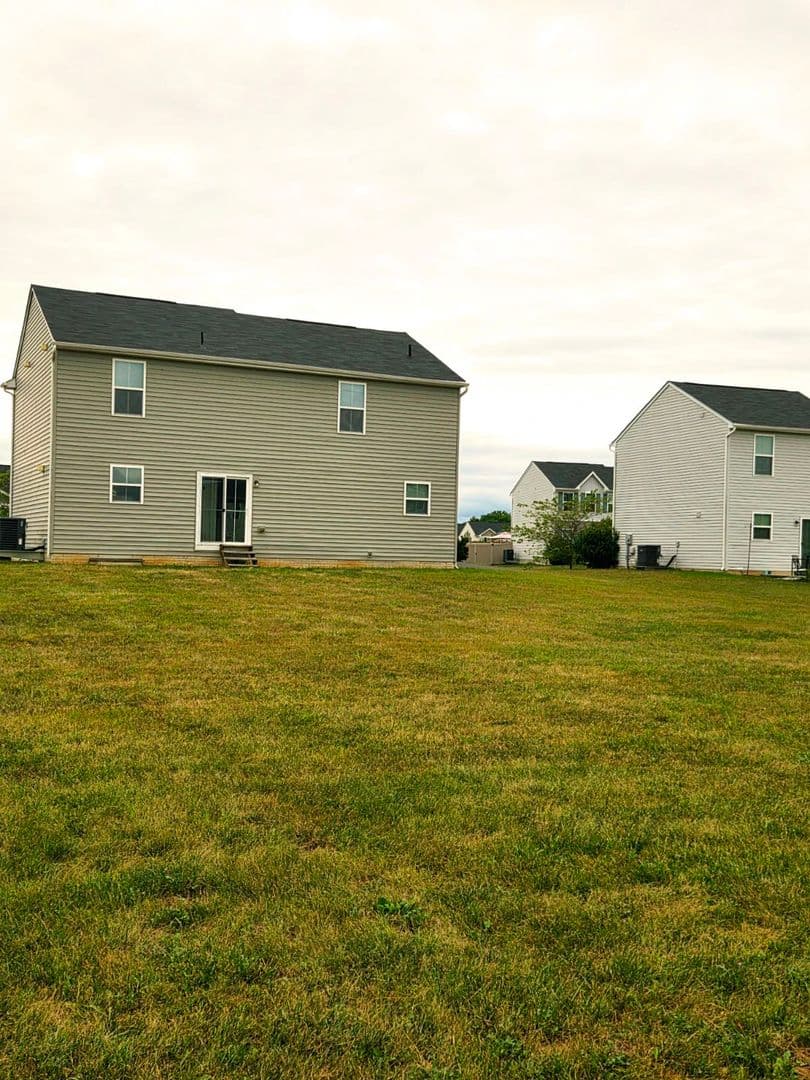 Bunker Hill House: 228 Chandlers Glen