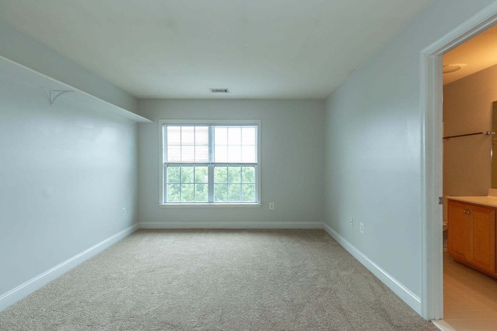 Martinsburg House: 391 Sheerer Dr