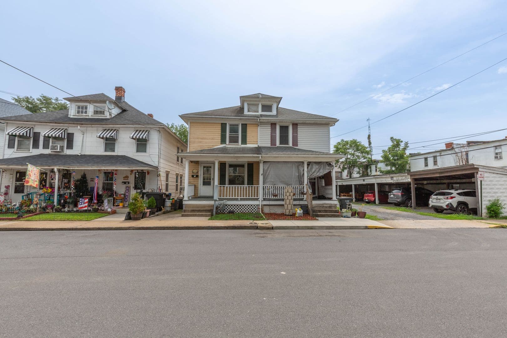Martinsburg House: 124 S Kentucky Ave