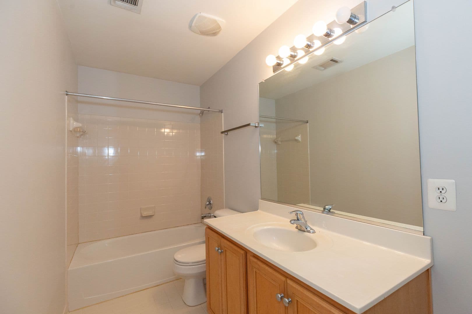Martinsburg House: 391 Sheerer Dr