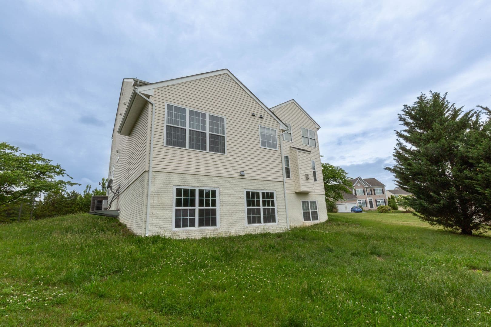 Martinsburg House: 391 Sheerer Dr