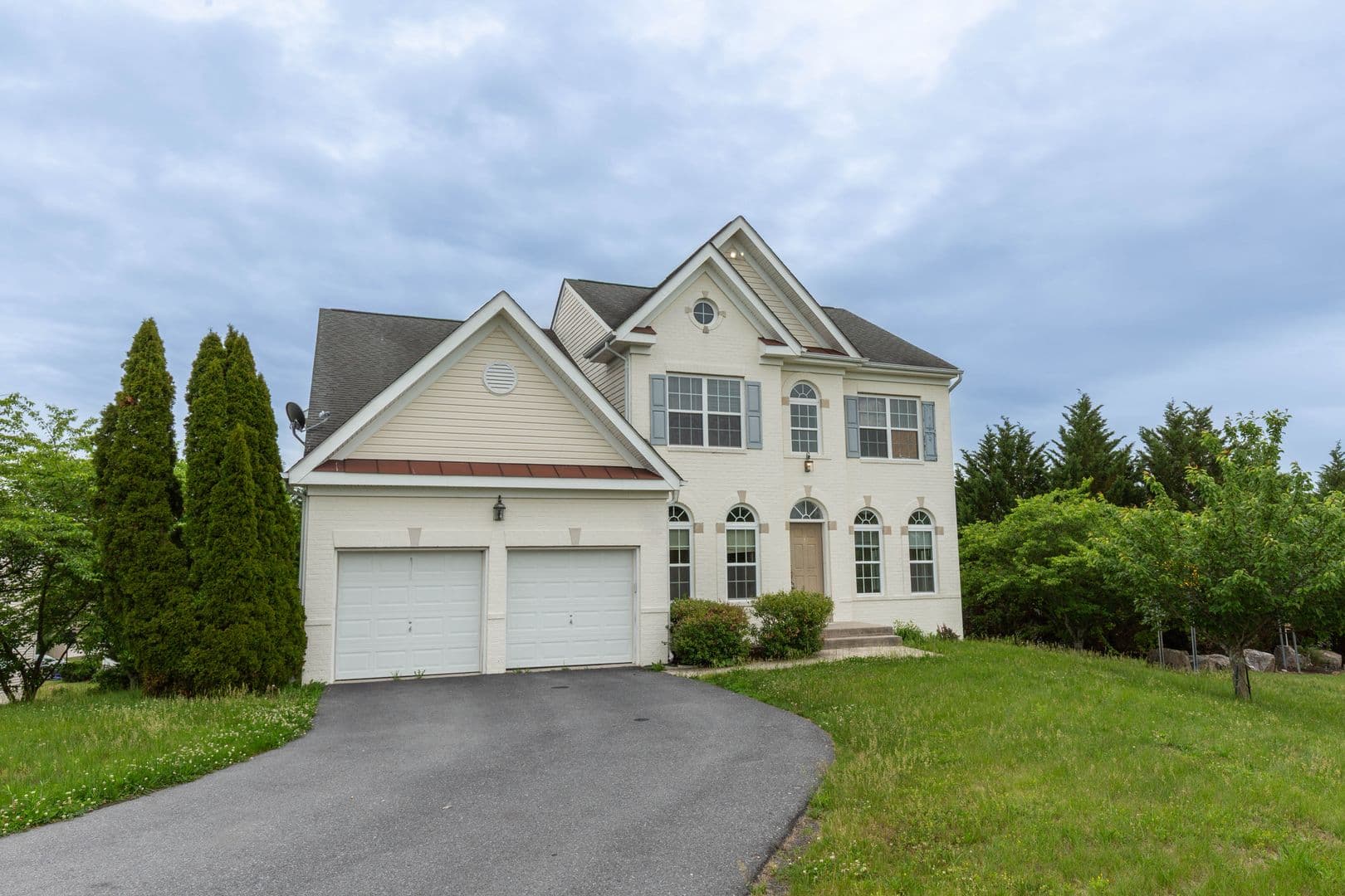Martinsburg House: 391 Sheerer Dr