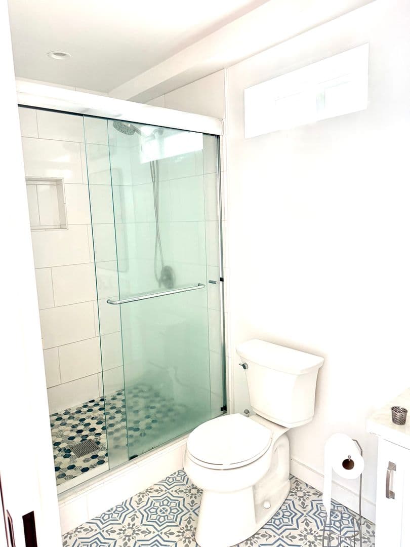 LONG BEACH Apartment: 268 SAINT JOSEPH AVE
