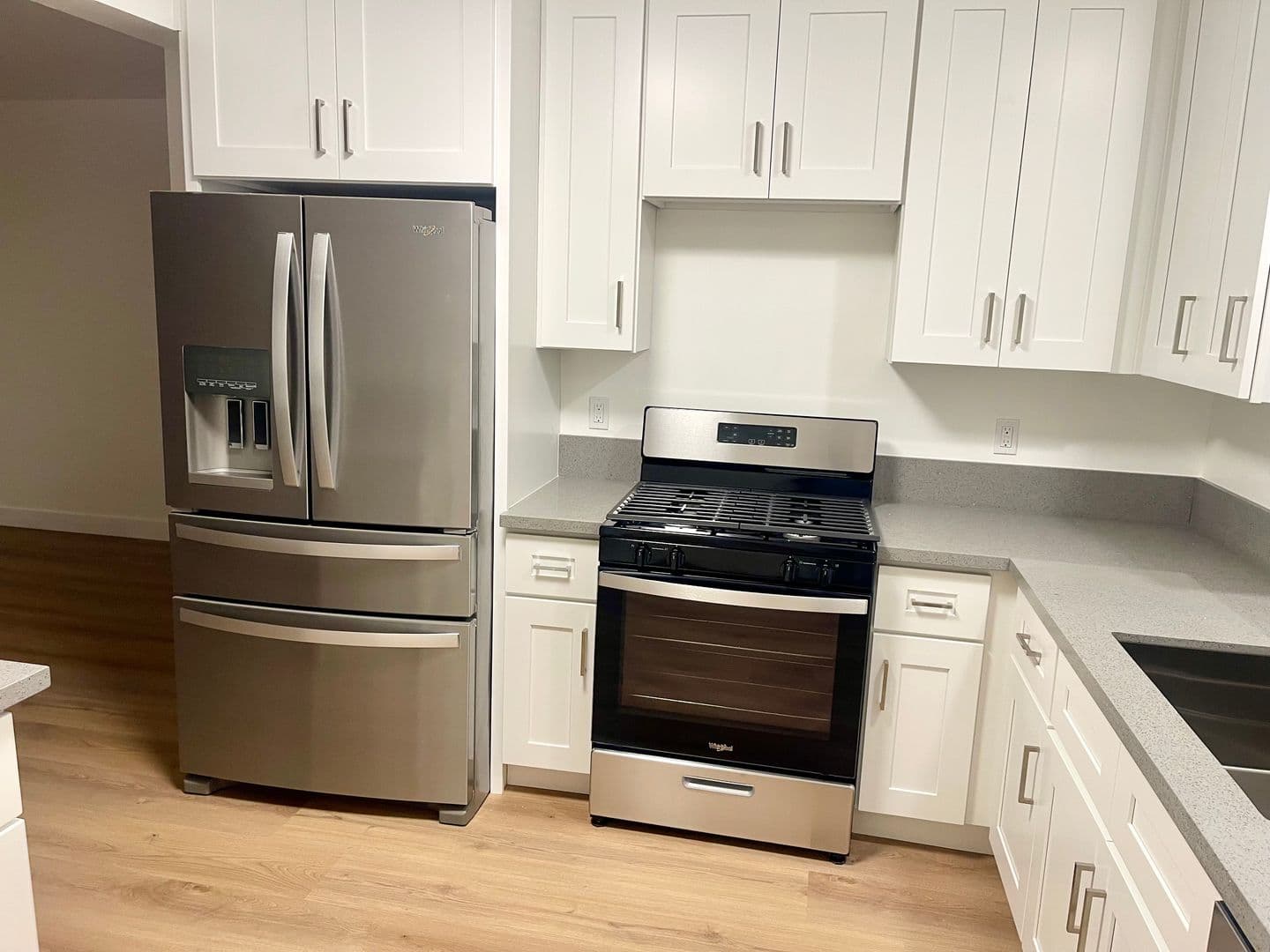 LONG BEACH Apartment: 2501 E 4TH ST