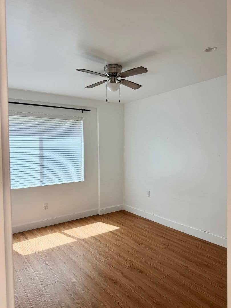 LONG BEACH Apartment: 268 SAINT JOSEPH AVE