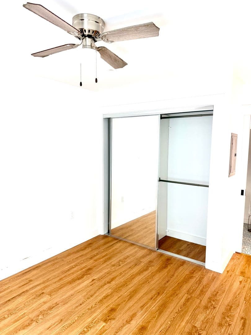 LONG BEACH Apartment: 268 SAINT JOSEPH AVE