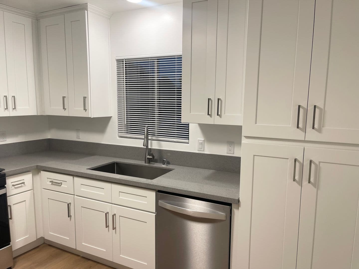 LONG BEACH Apartment: 2501 E 4TH ST