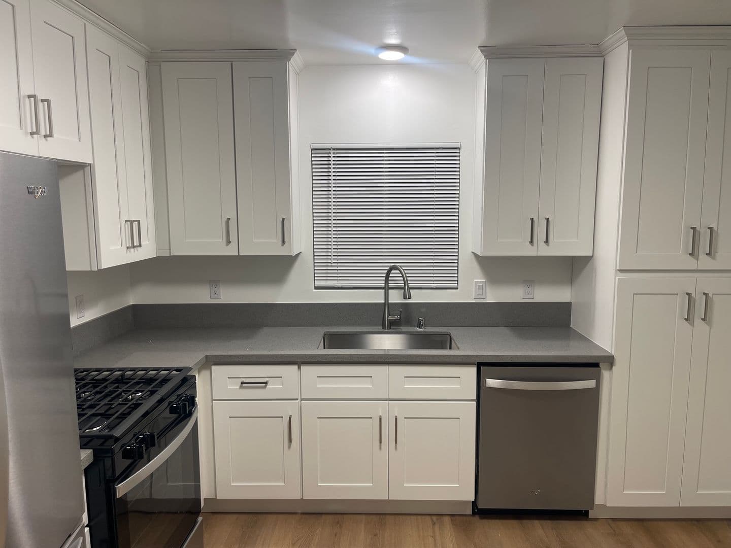 LONG BEACH Apartment: 2501 E 4TH ST