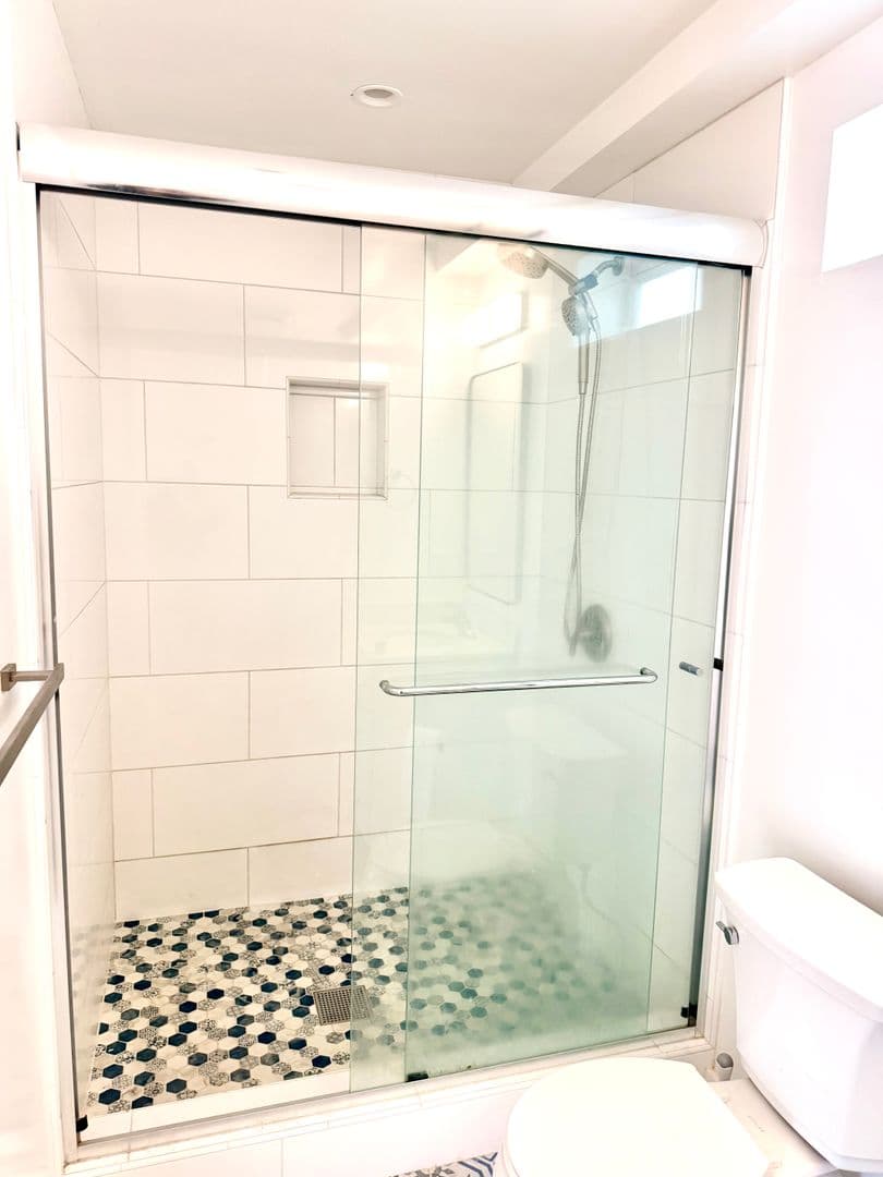 LONG BEACH Apartment: 268 SAINT JOSEPH AVE
