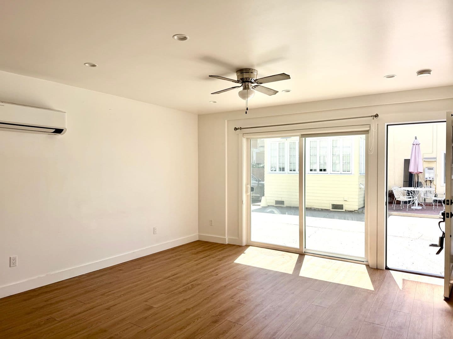 LONG BEACH Apartment: 268 SAINT JOSEPH AVE