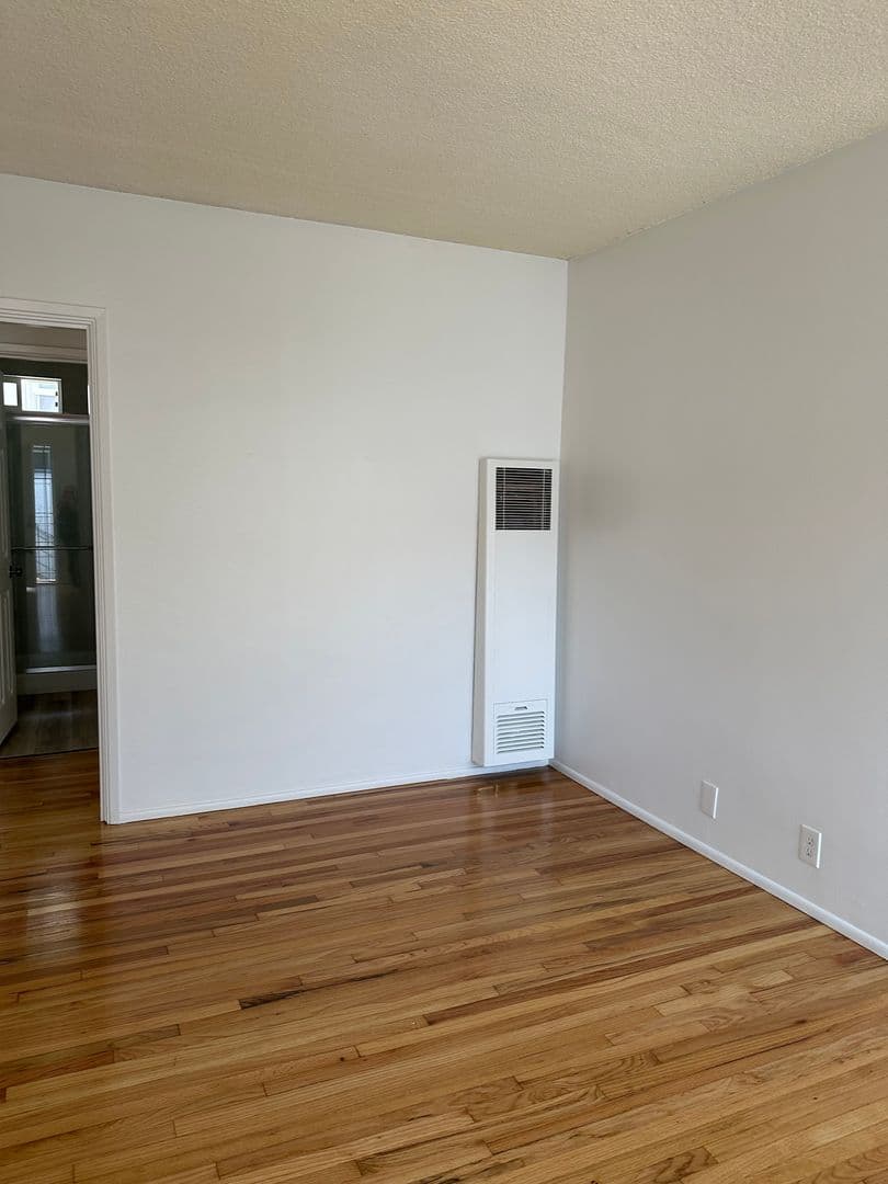 LONG BEACH Apartment: 2847 - 2847 E 7TH STREET