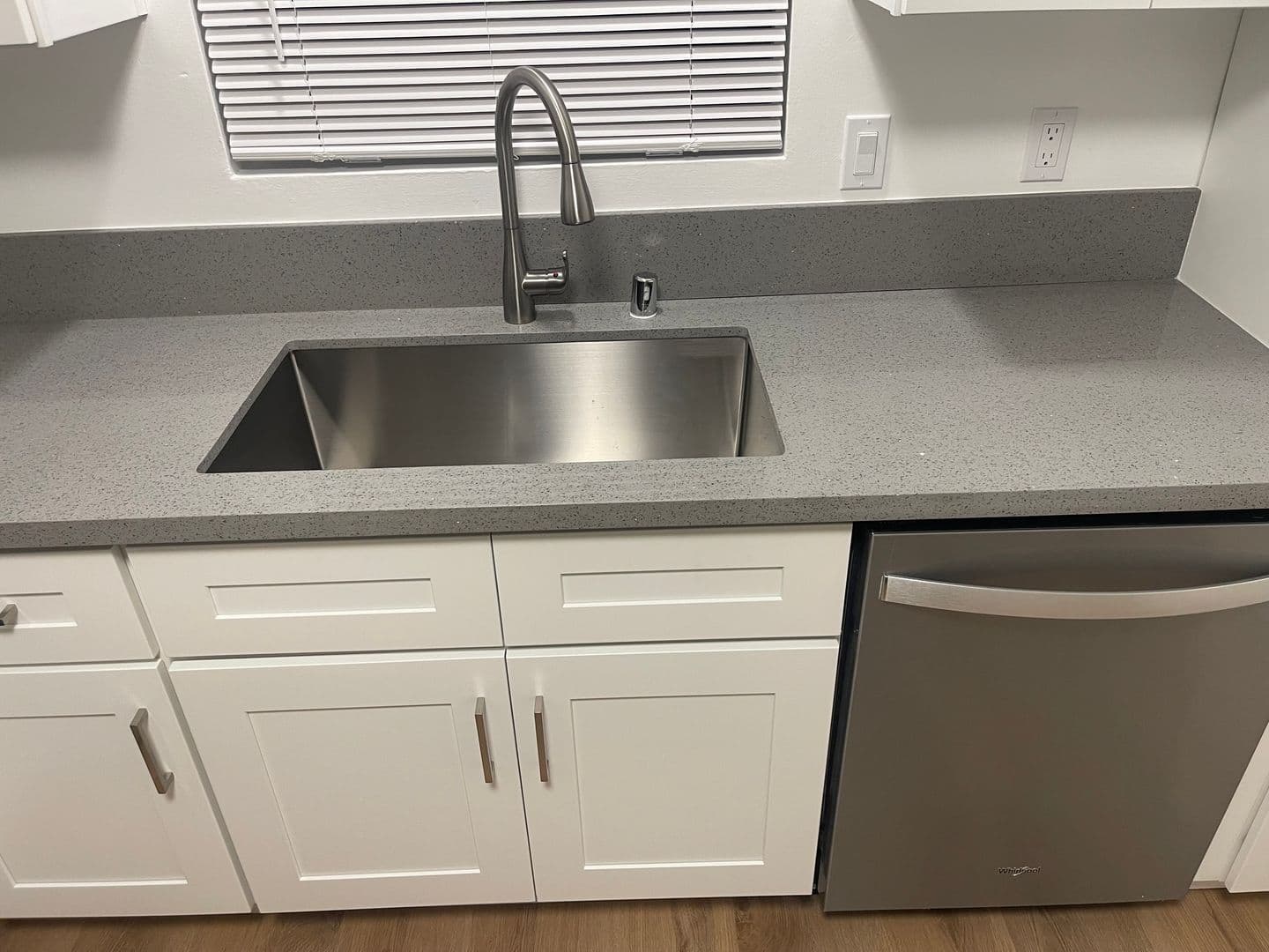 LONG BEACH Apartment: 2501 E 4TH ST