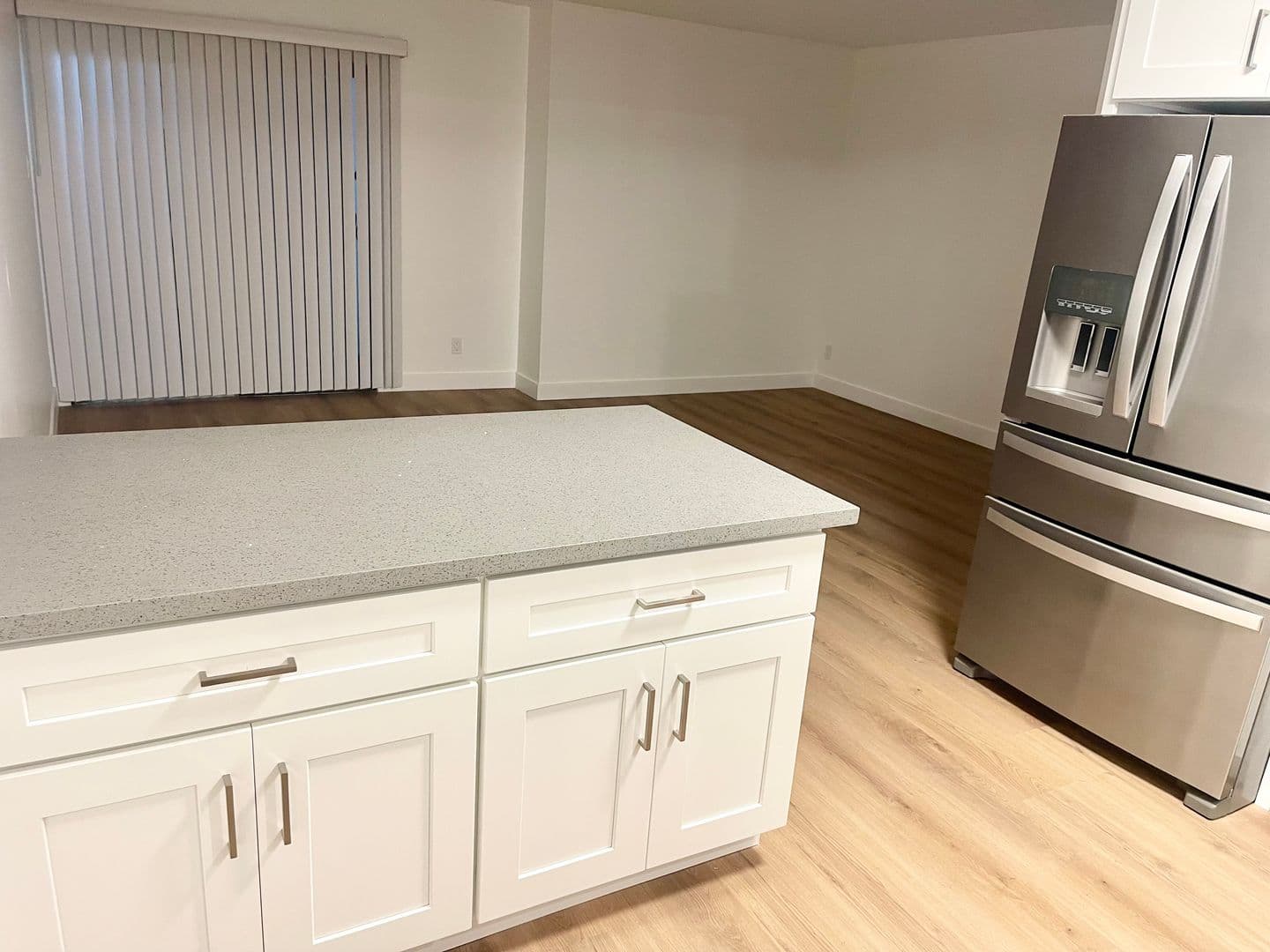 LONG BEACH Apartment: 2501 E 4TH ST