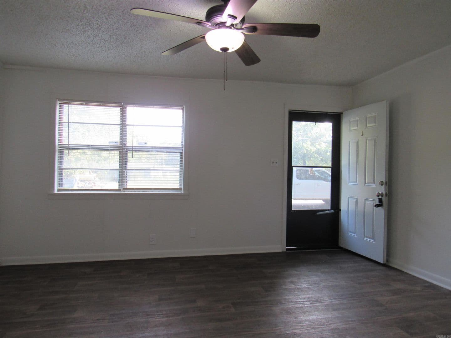 Lonoke House: 613 Hamburg