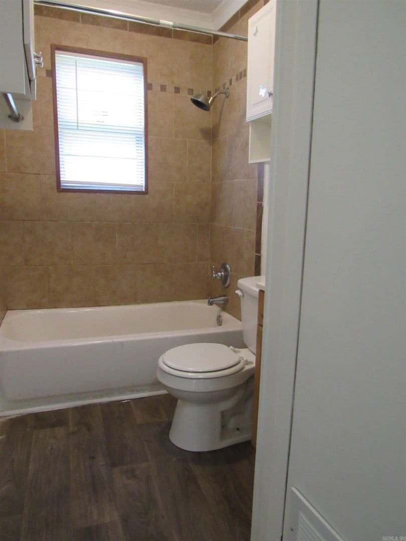 Lonoke House: 613 Hamburg