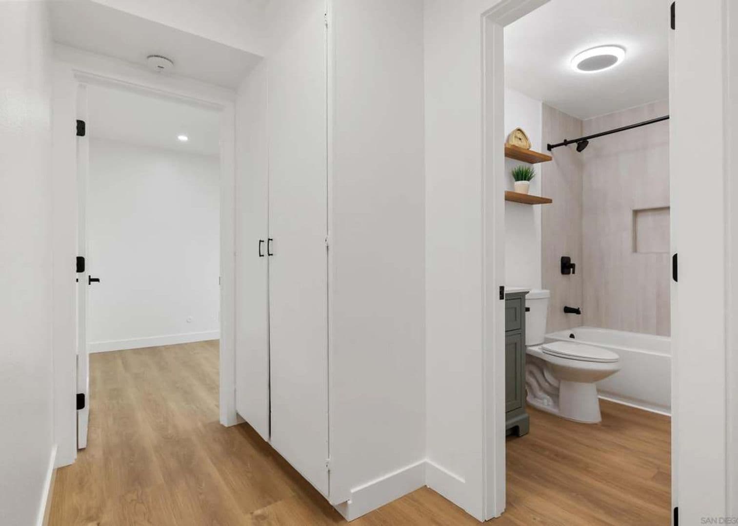 San Diego Apartment: 2715 A Street