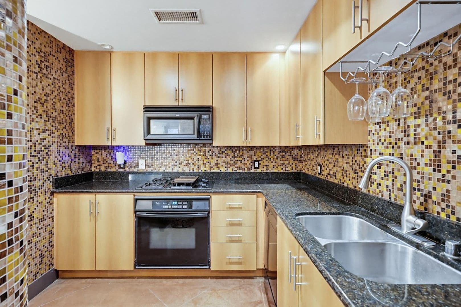 San Diego House: 1225 Island Ave Unit 111