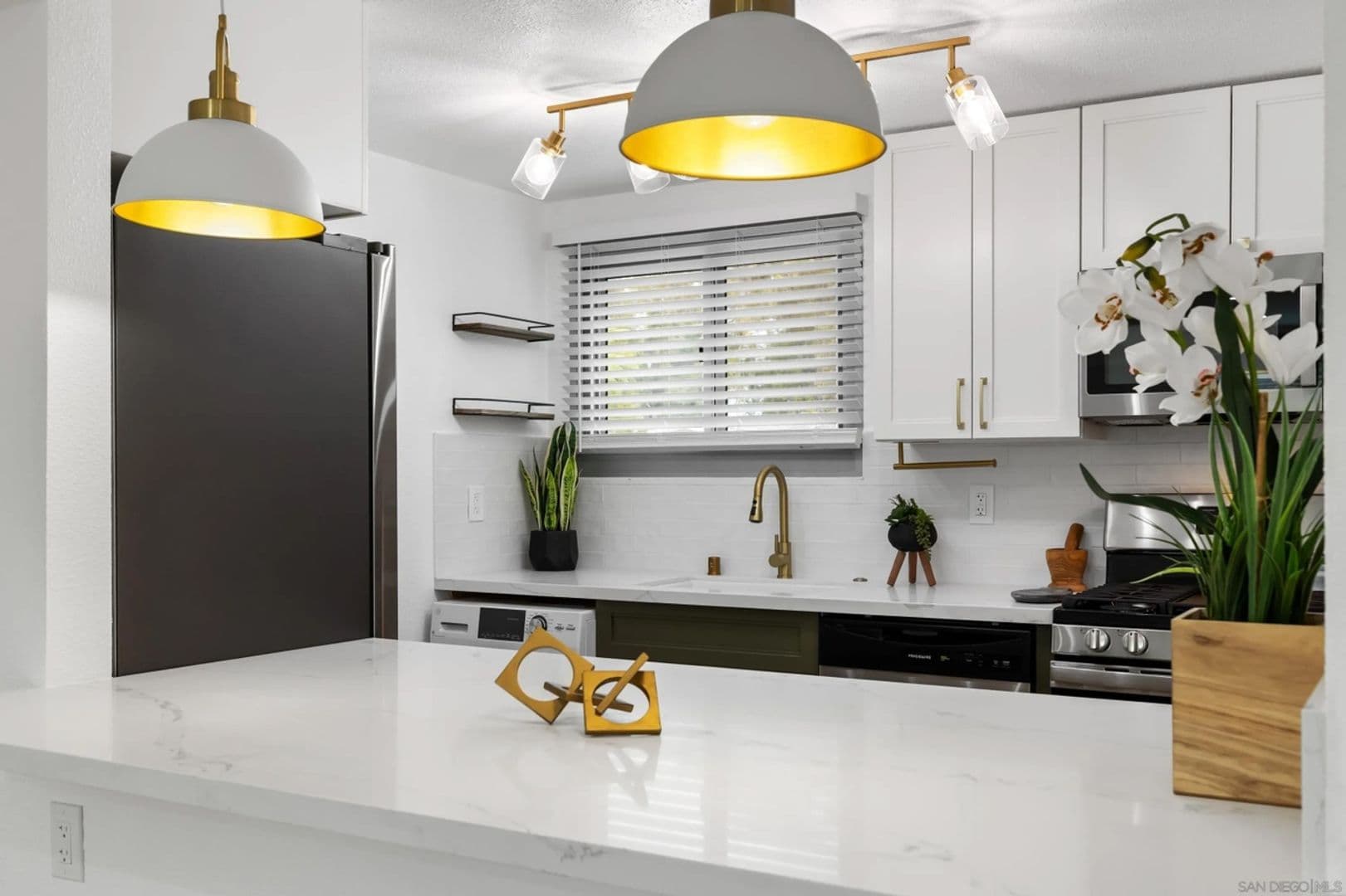 San Diego Apartment: 2715 A Street