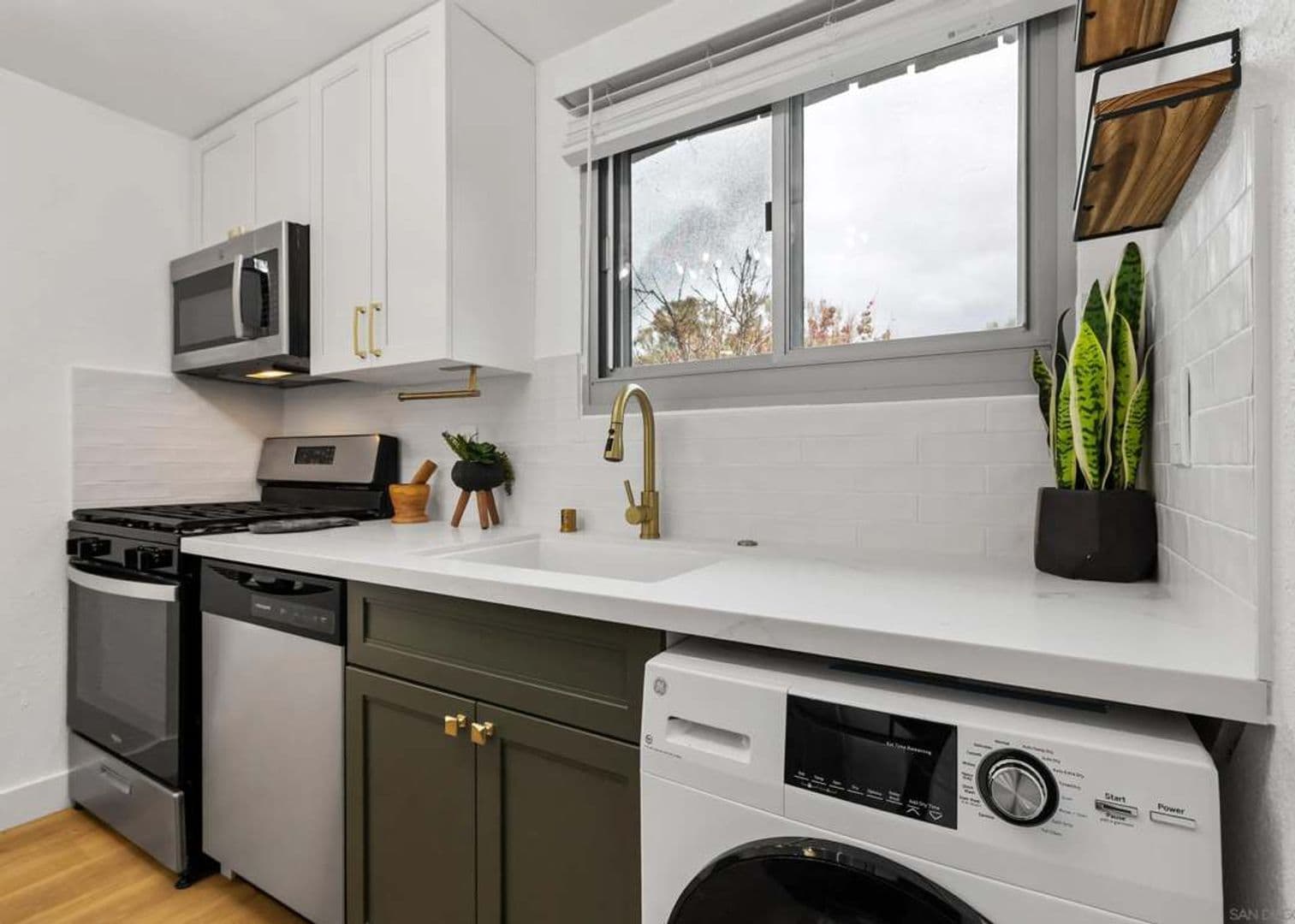 San Diego Apartment: 2715 A Street