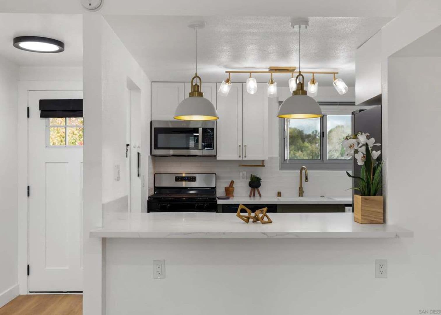 San Diego Apartment: 2715 A Street