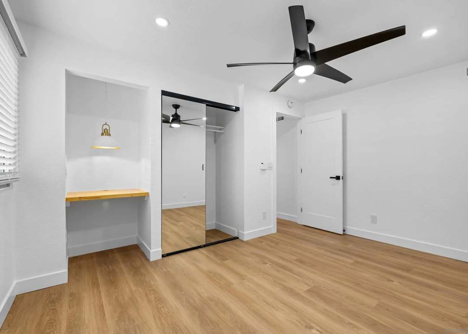 San Diego Apartment: 2715 A Street