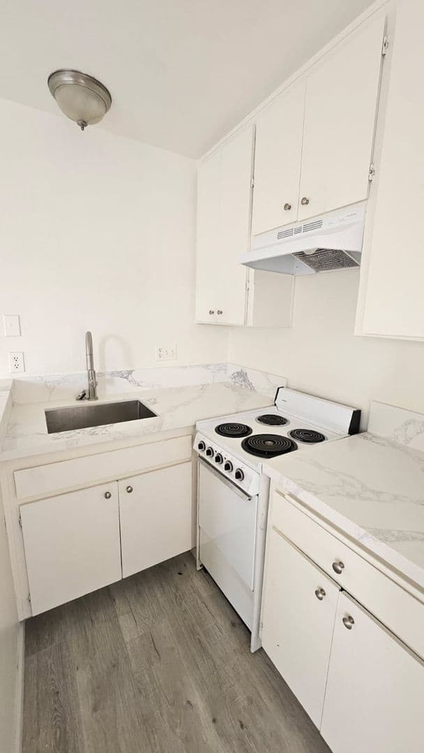 La Mesa Apartment: 7111 Waite Drive