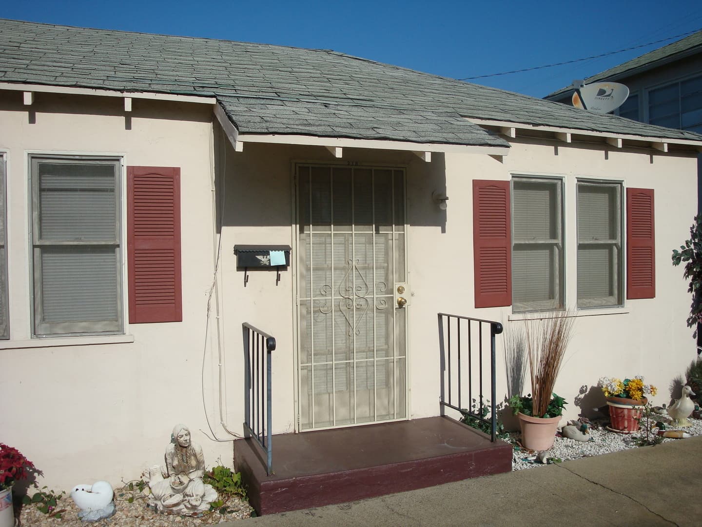 Ontario Apartment: 210-220 W. D St