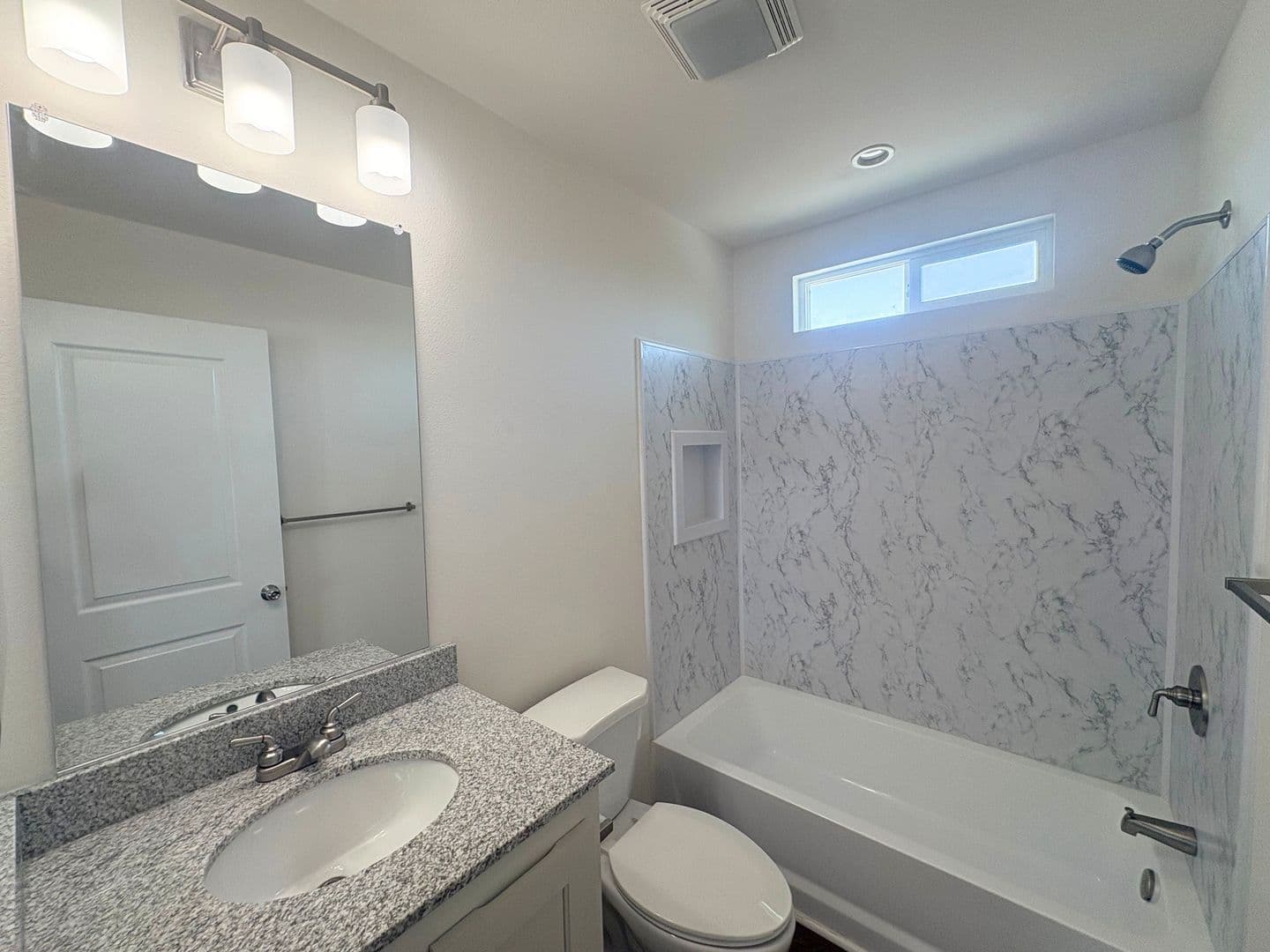 Fontana Apartment: 15356 Merrill Avenue