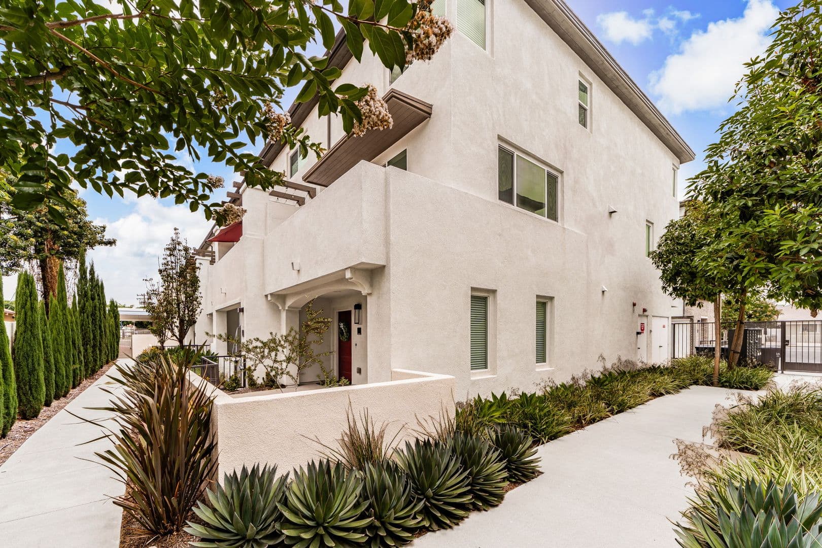 Montebello House: 129 N. 5th St. #F
