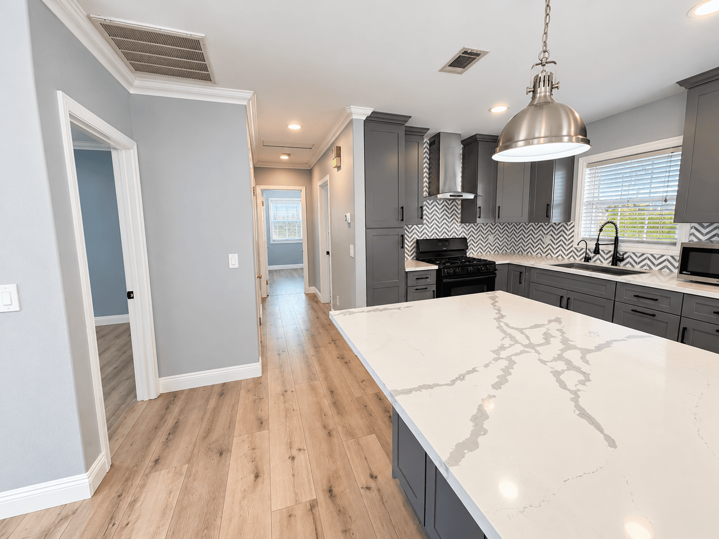 Pomona House: 943 Washington Avenue
