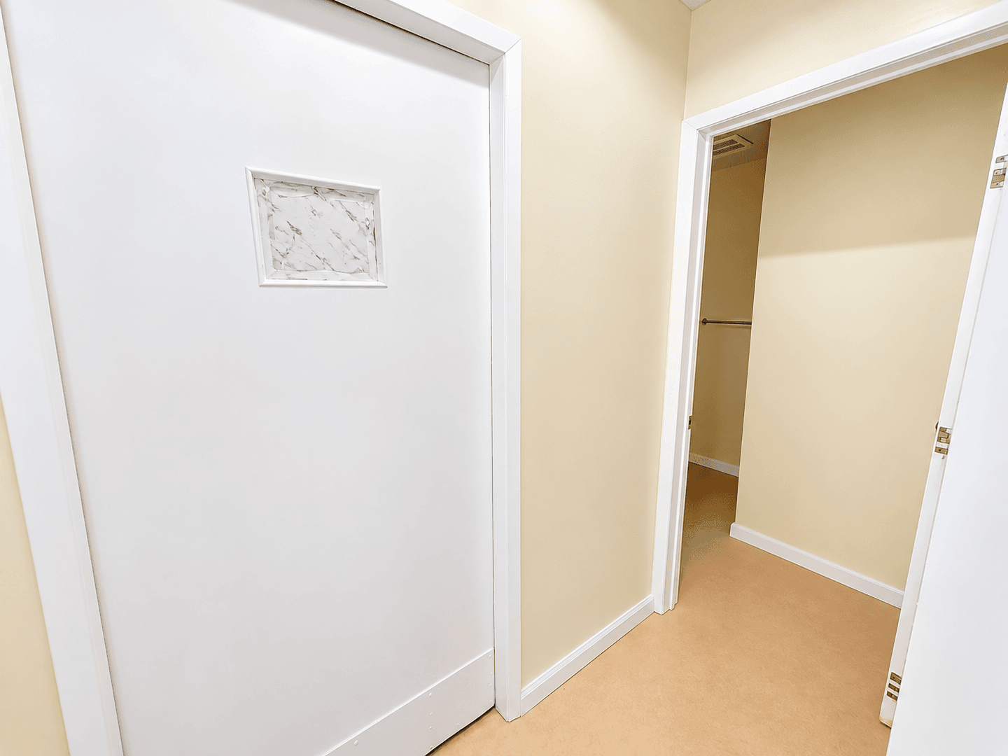 Fontana Apartment: 4833 Roadrunner Rd