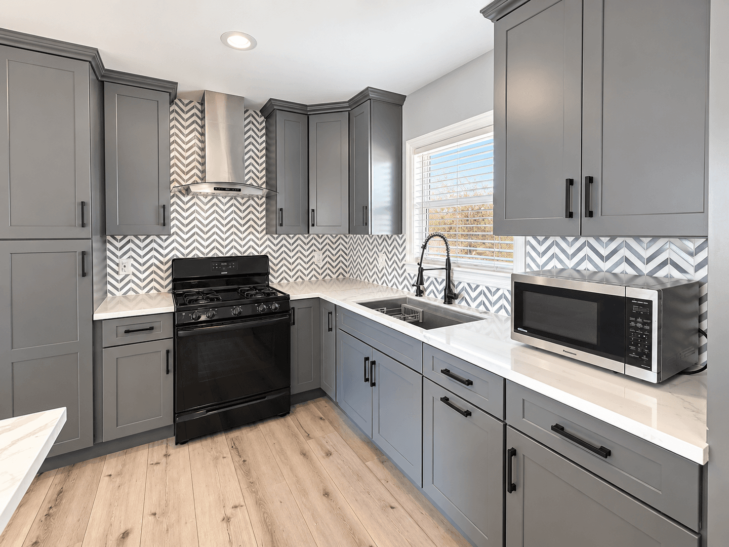 Pomona House: 943 Washington Avenue