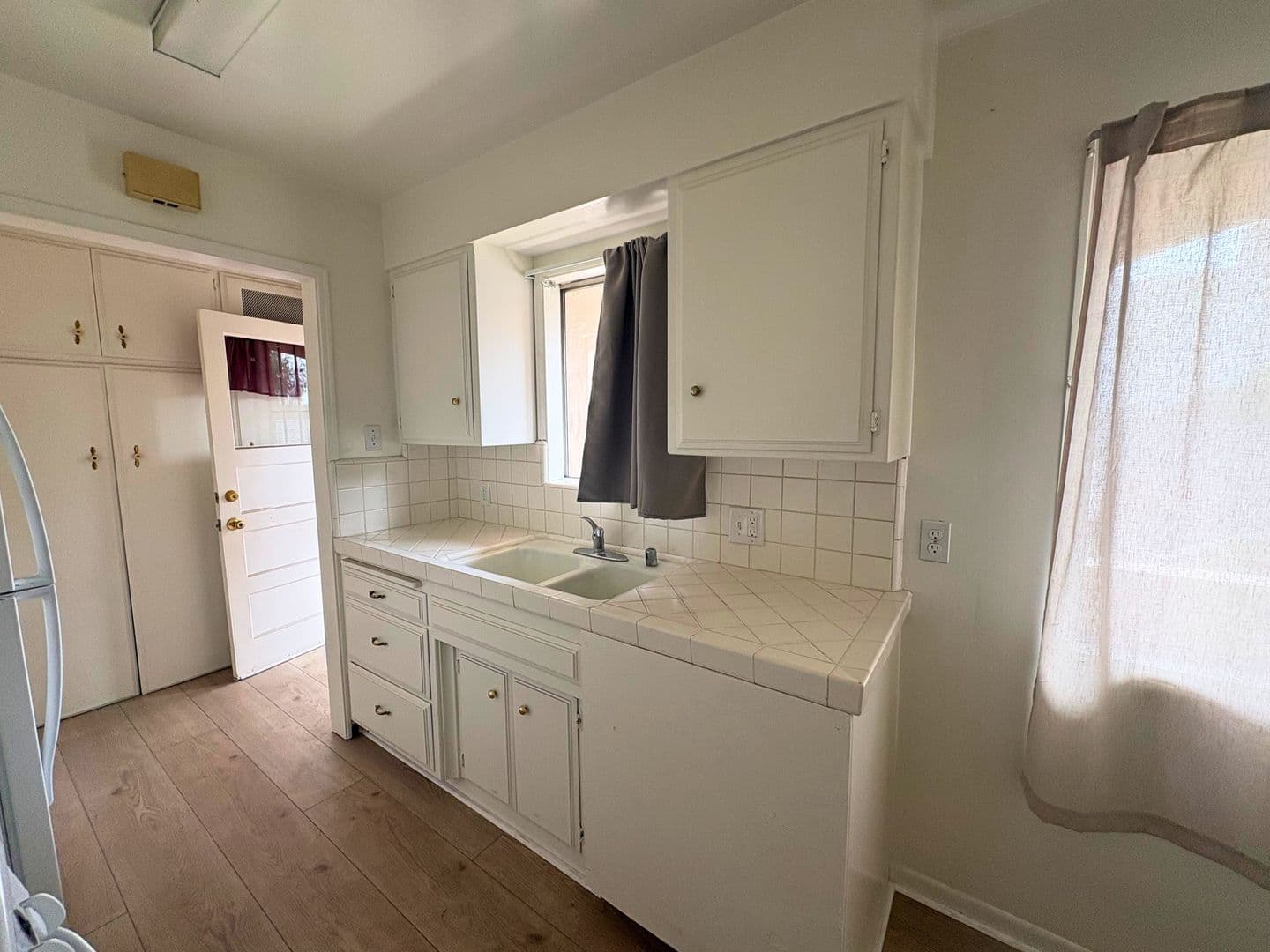Ontario Apartment: 210-220 W. D St