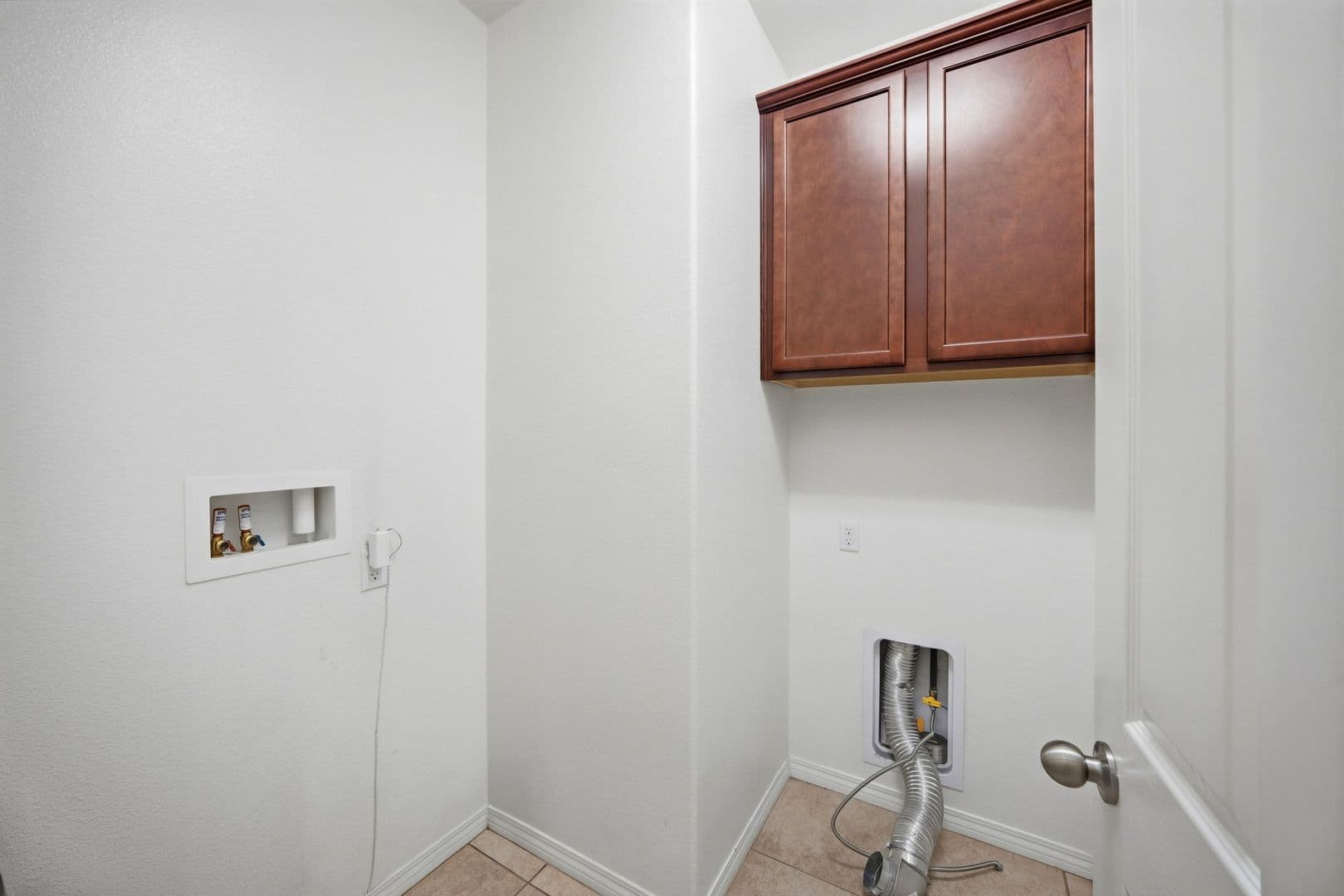 San Bernardino House: 3695 Bur Oak Rd