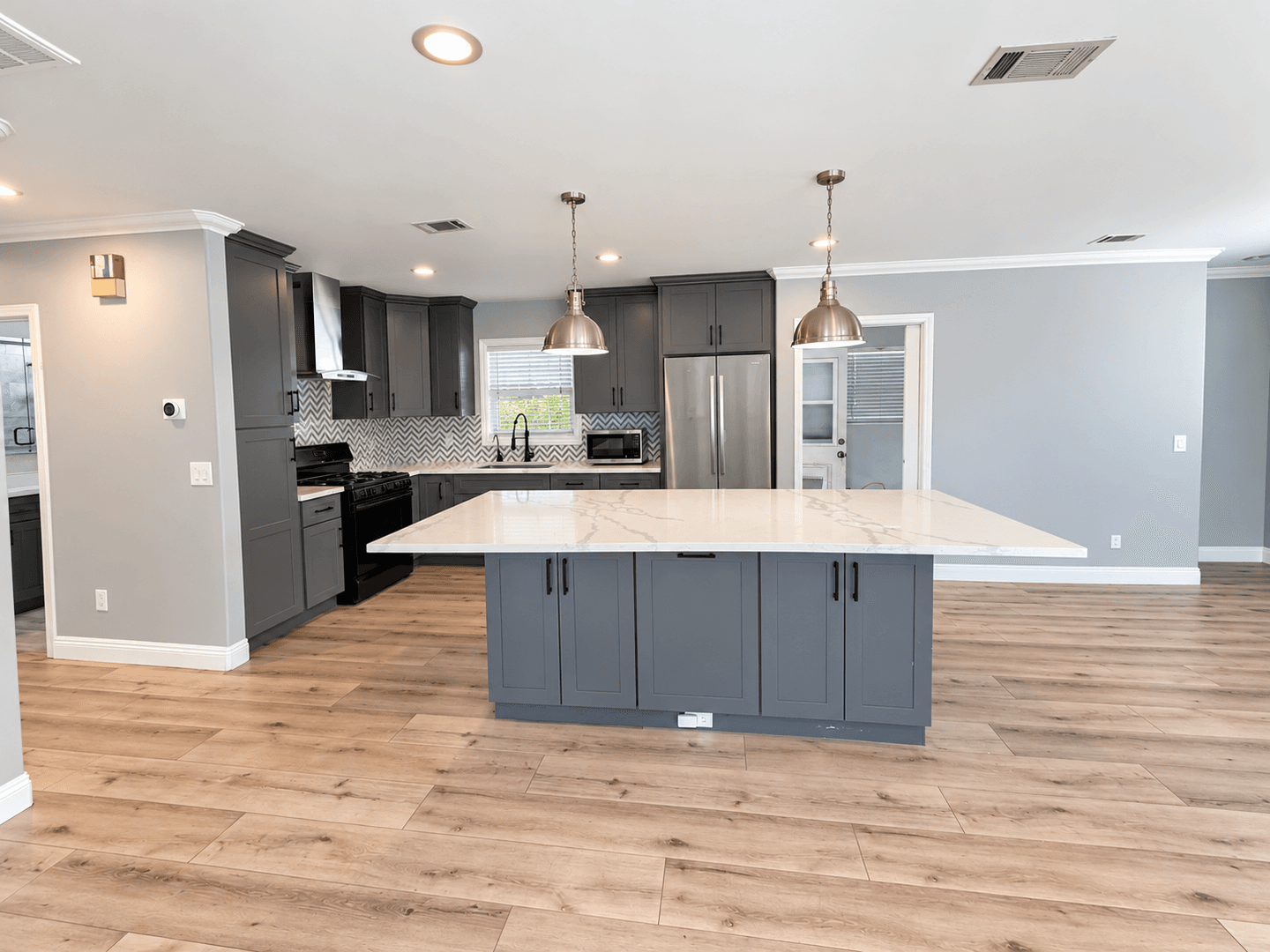 Pomona House: 943 Washington Avenue