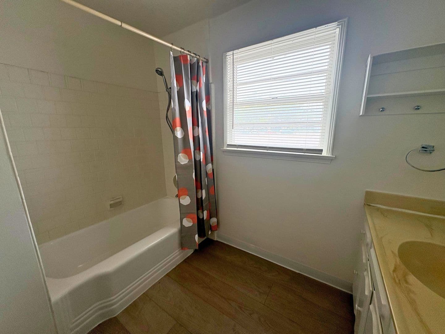 Ontario Apartment: 210-220 W. D St