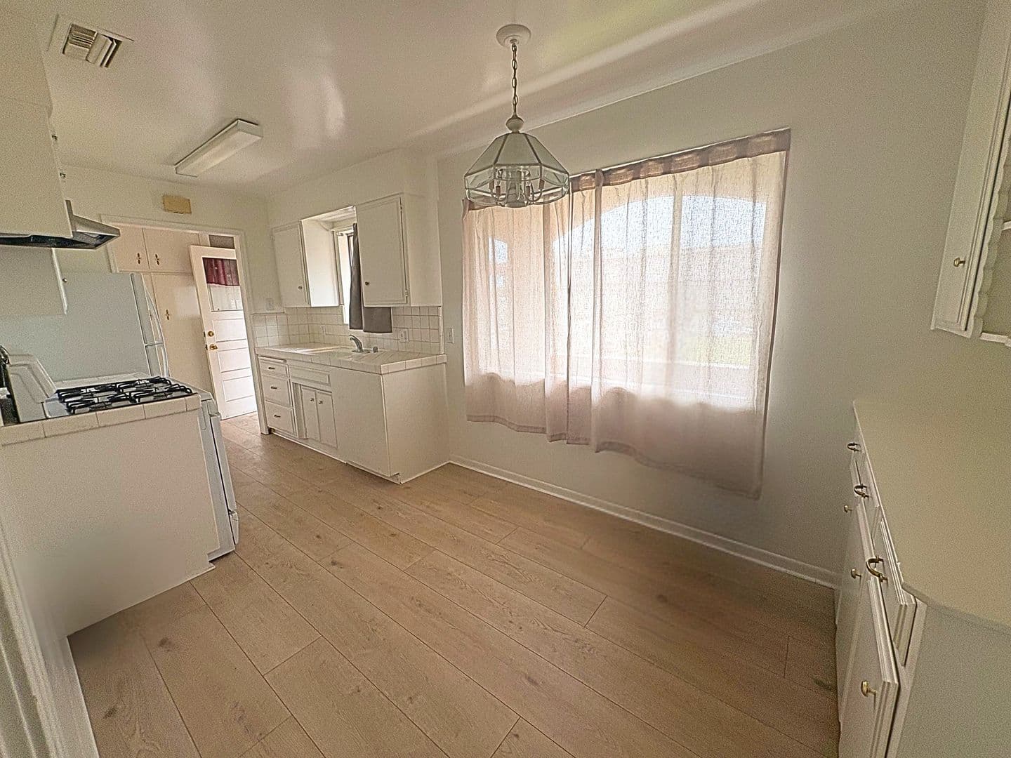 Ontario Apartment: 210-220 W. D St