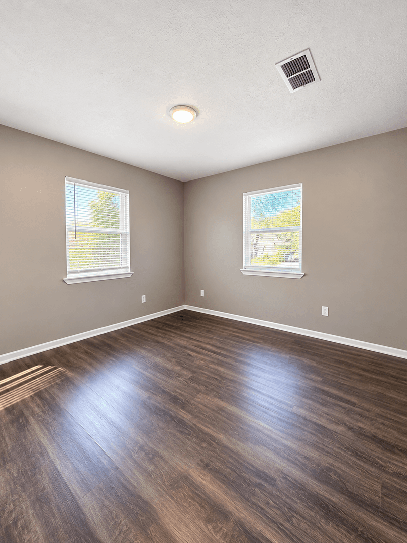 Conroe House: 1303 S. 2nd Street - Apt #8