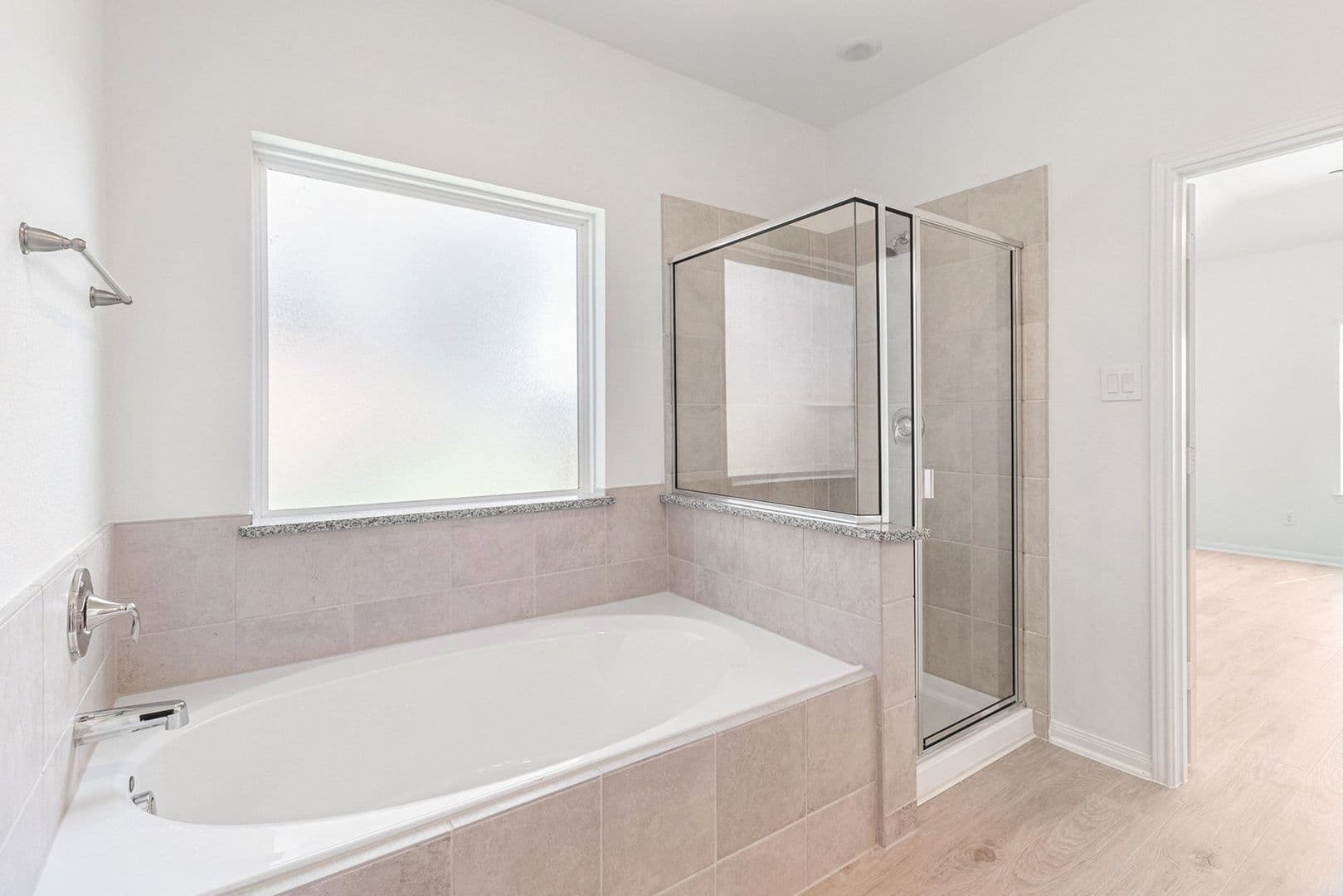 W Columbia House: 249 Edgewater Drive