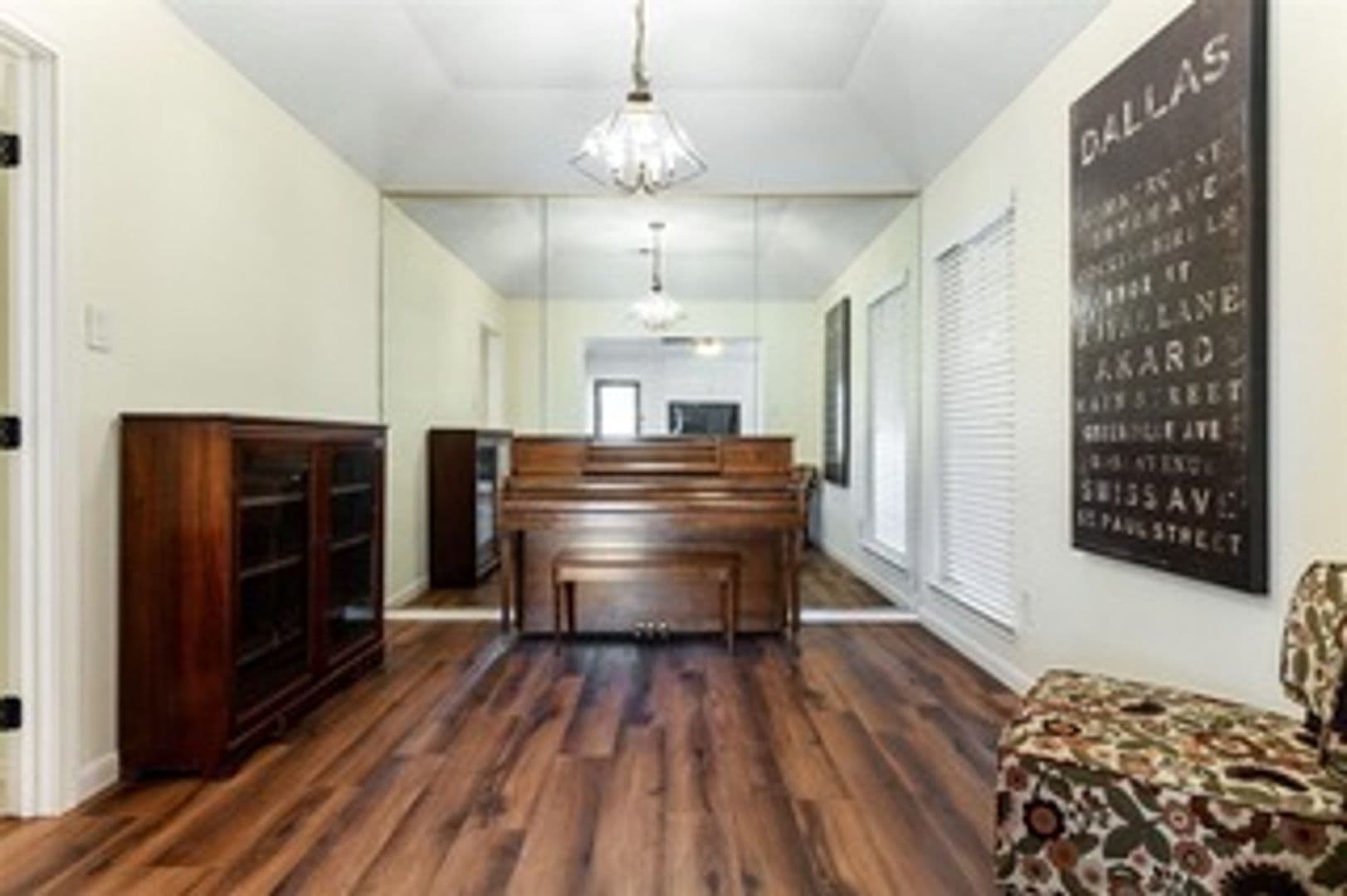 Arlington House: 6017 Meadowdale Road