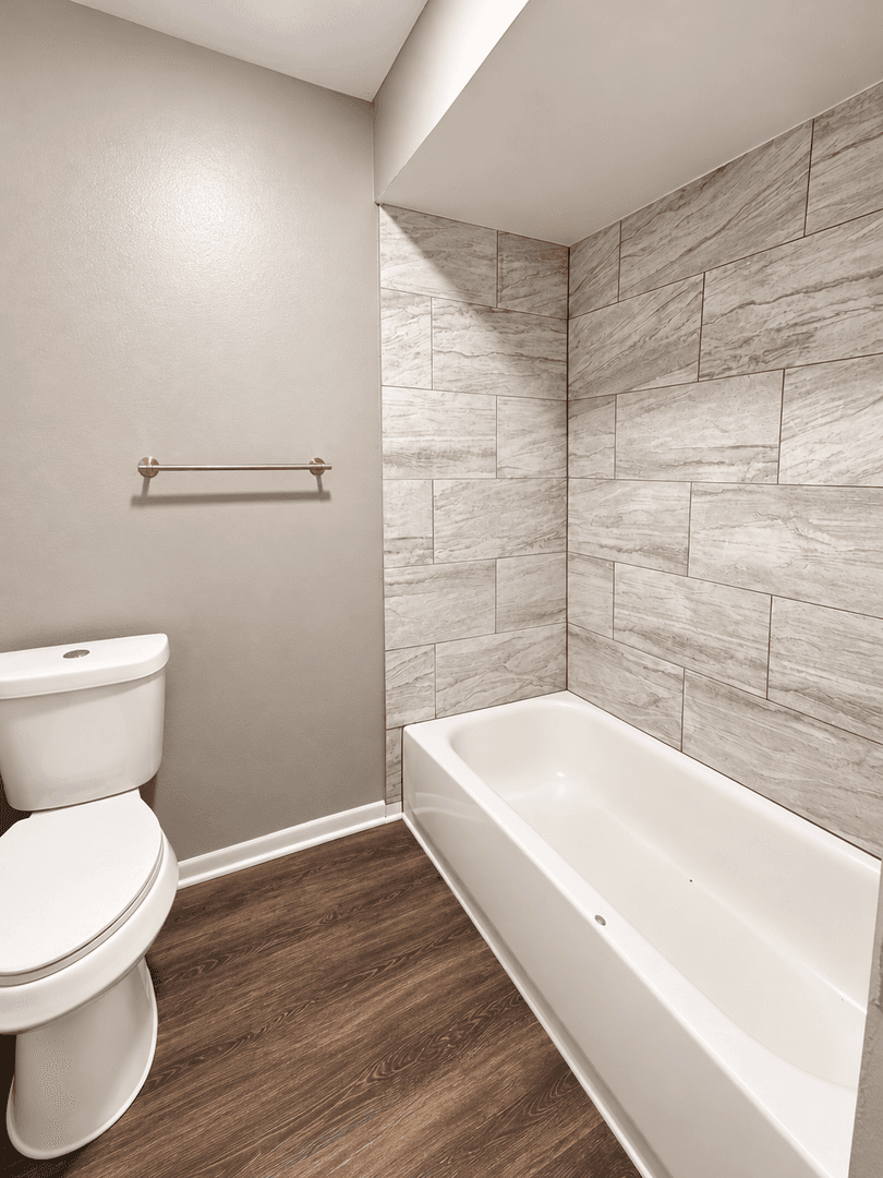 Conroe House: 1303 S. 2nd Street - Apt #8