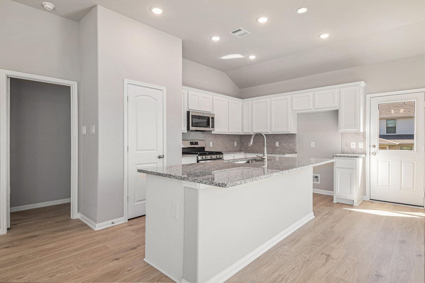 Willis House: 11412 Natalia Lane