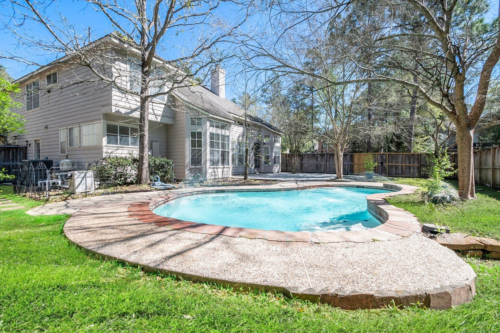 The Woodlands House: 15 Larks Aire Place