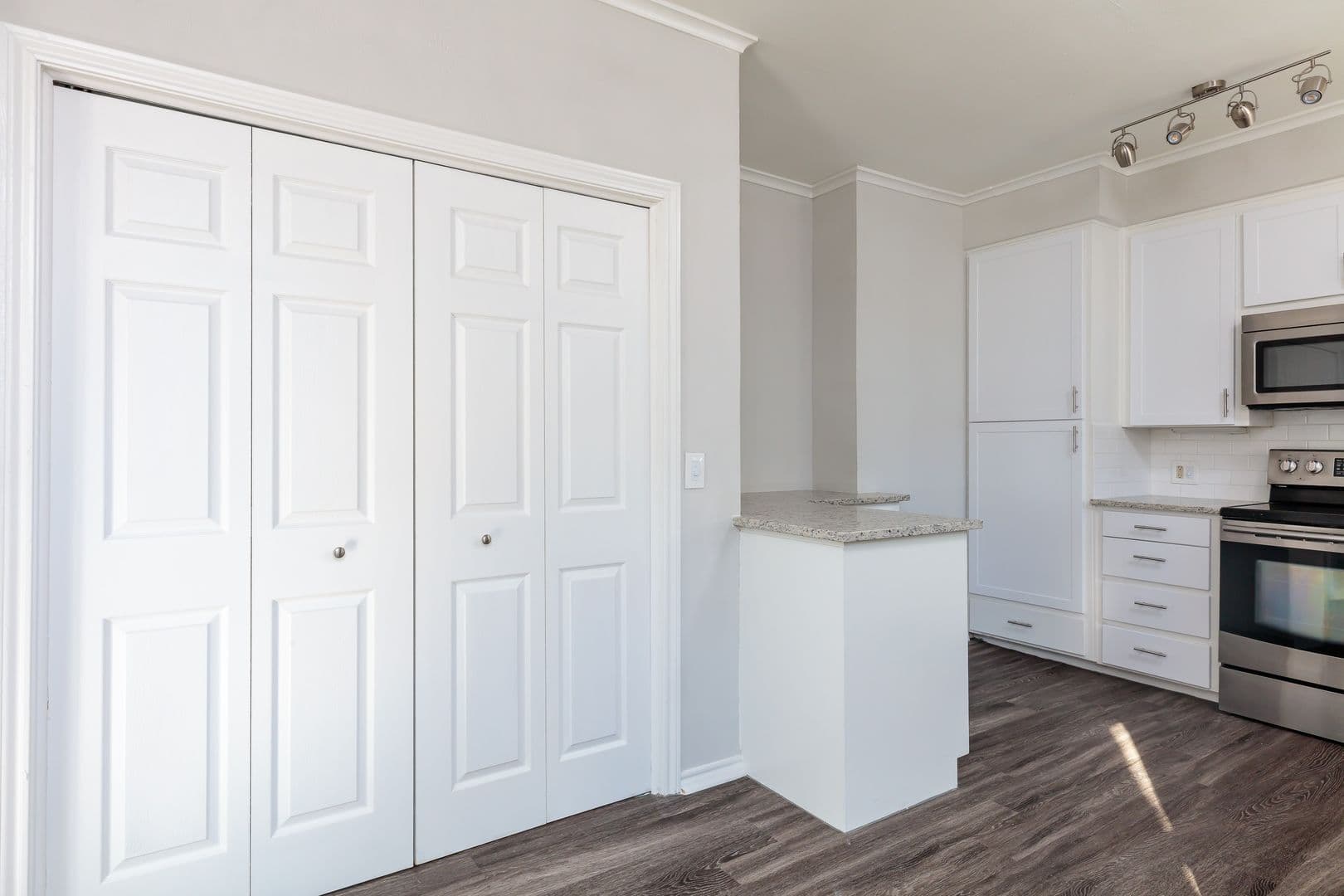 Fort Worth House: 5700 Pershing Ave