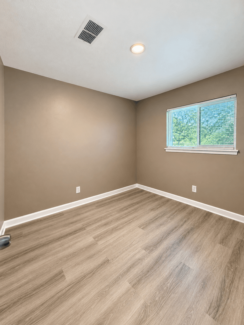 Conroe Condo: 1303 S. 2nd Street - #4