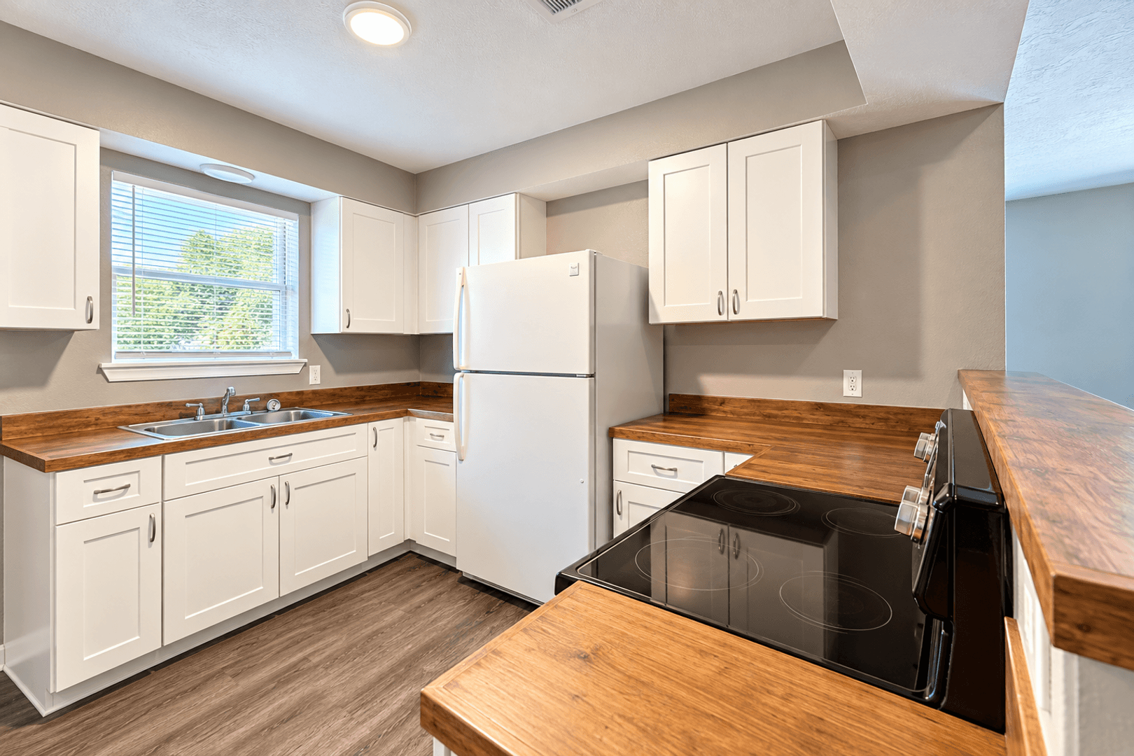 Conroe House: 1303 S. 2nd Street - Apt #8