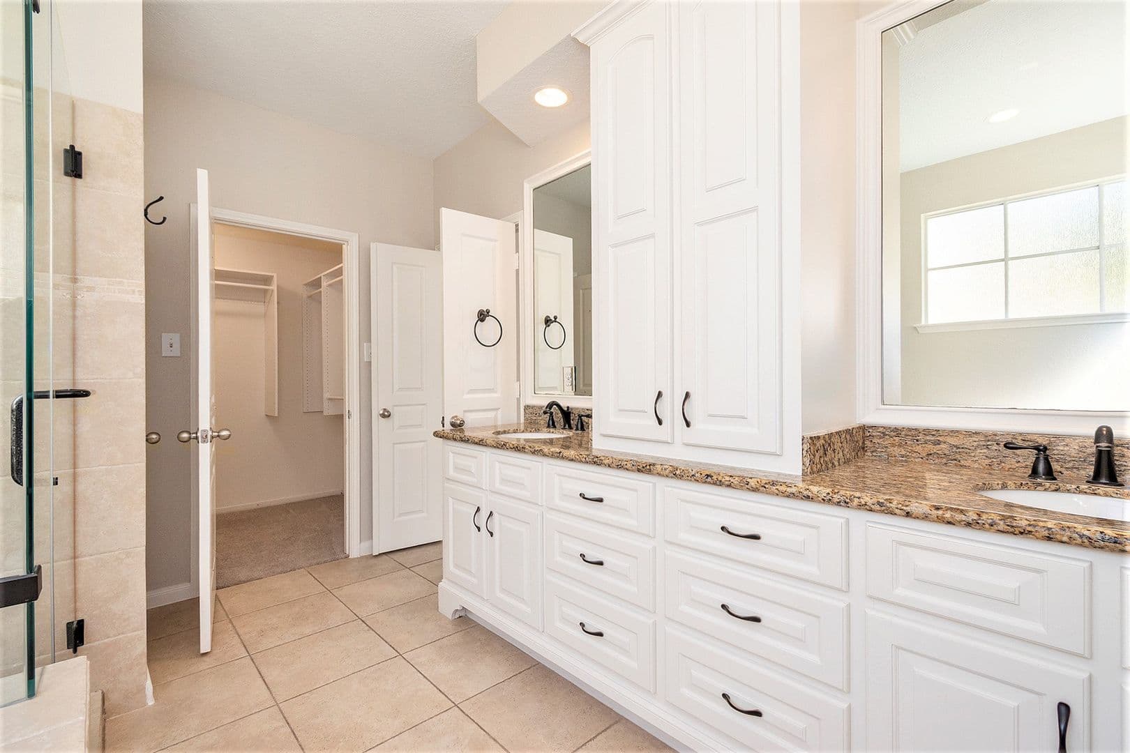 The Woodlands House: 15 Larks Aire Place