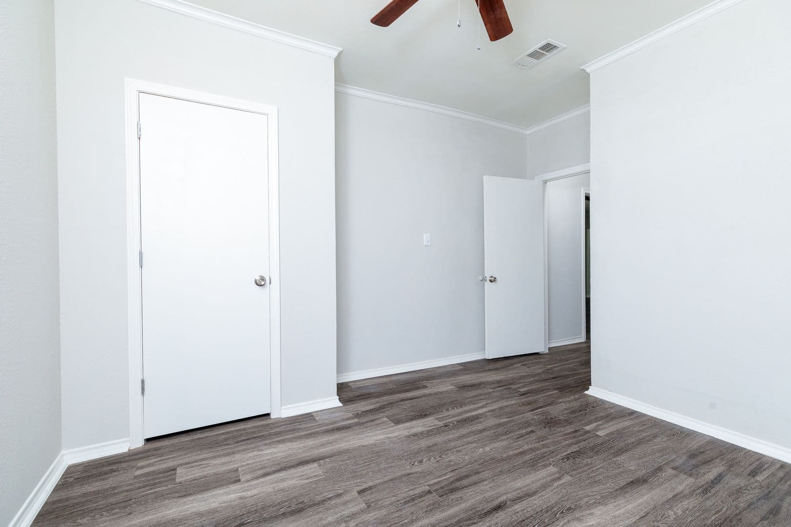 Fort Worth House: 5700 Pershing Ave