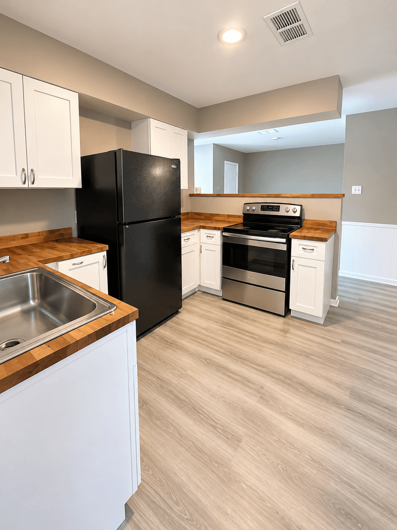 Conroe Condo: 1303 S. 2nd Street - #4